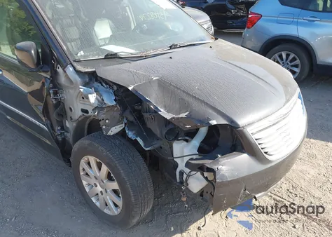 2015 Chrysler Town & Country Touring из США, поврежденный, VIN 2C4RC1BGXFR662522